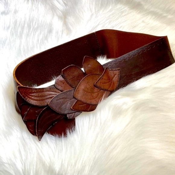 Urban Outfitters Stretchy Fall Leaf Design Elastic belt. - Picture 2 of 10